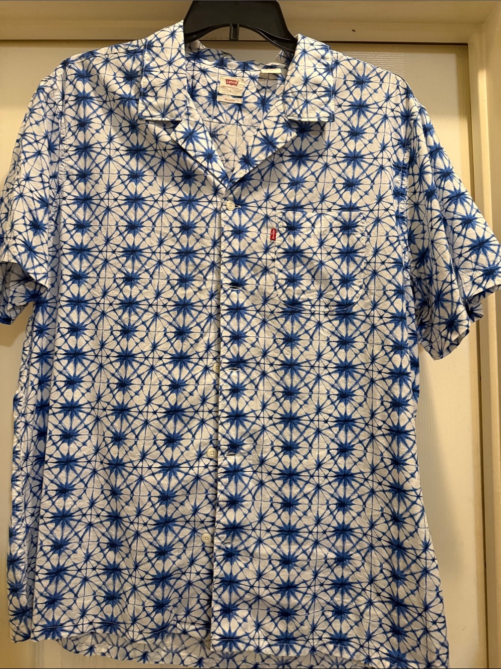 Levi's White & Blue Starburst Pattern Short-Sleeve Button-Down Shirt